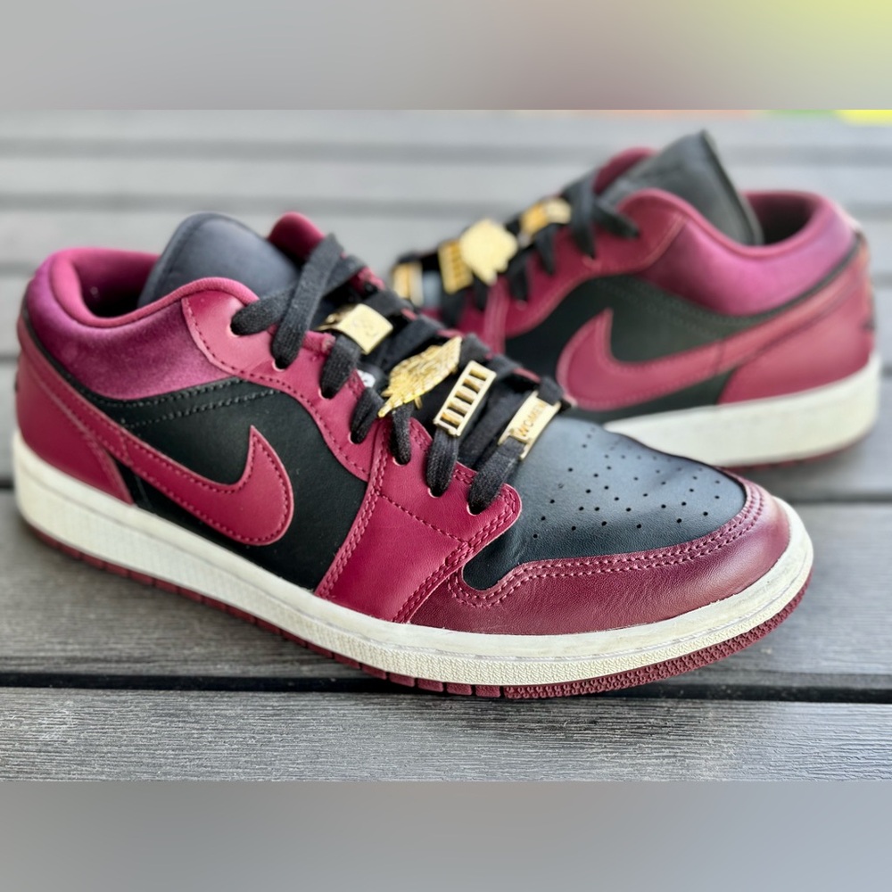 Air Jordan 1 Low SE Sneaker in Dark Beetroot